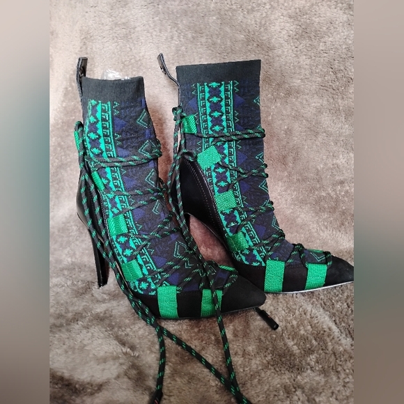 Patterned Green and Black Ankle Boots. New Without Tag - Picture 14 of 15